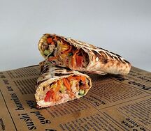 Шаурма с курицей на углях