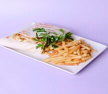 Сувлаки из курицы с картофелем фри