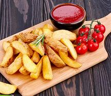 Картофель айдахо с кетчупом