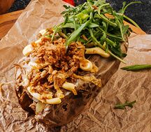 Запечённый картофель со взрывной свининой