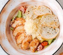 Цезарь с куриным филе