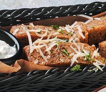 Ржаные гренки с чесночным соусом