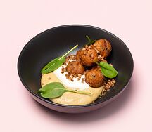 Митболы из бедра курицы с картофельным кремом