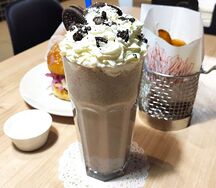 Коктейль молочный