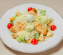 Салат Цезарь с курицей