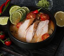 Том ям с курицей 