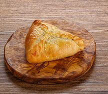 Печёный пирожок с картошкой и грибами