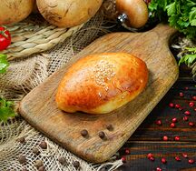 Печёный пирожок с картошкой