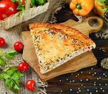 Пирог с ветчиной кусок