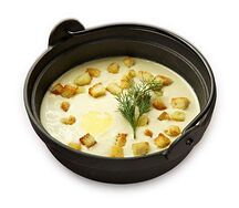 Сливочный суп с гренками