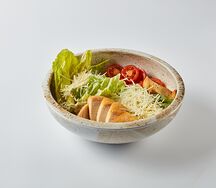 Салат Цезарь с курицей