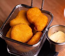 Наггетсы и кетчуп