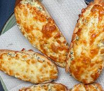 Сырно-чесночный багет