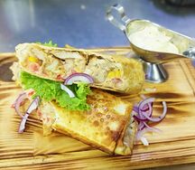 Жареный лаваш с курицей