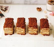 Пирожное Медовик