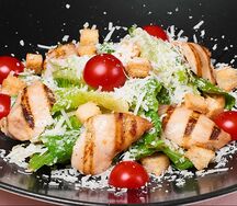 Цезарь с курицей