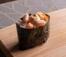 Гункан с креветкой