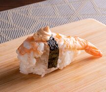 Суши с креветкой
