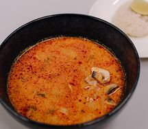 Том ям с курицей с рисом