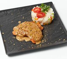 Куриная грудка с фисташками