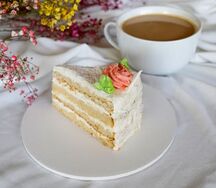 Пирожное Молочная девочка