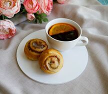 Булочка голландская с орехами