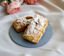 Слойка с яблоком