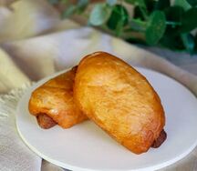 Жареная сосиска в тесте