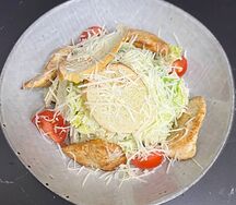 Салат Цезарь с курицей