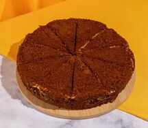 Торт Медовик в праздничной коробке