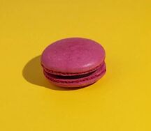 Макарун Вишня-шоколад