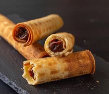 Три трубочки с вареным сгущенным молоком