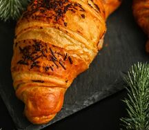 Круассан с шоколадом