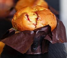 Кекс сливочный с ягодами брусники