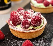 Тарталетка Фисташковая с малиной