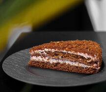 Пирожное Медовик