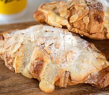 Круассан миндальный