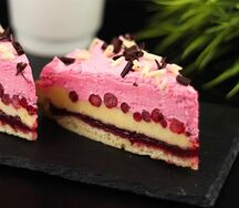 Пирожное Бруснично-кремовый пирог