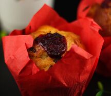 Маффин с вишней и шоколадом