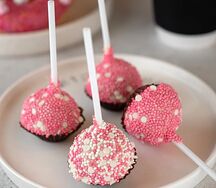 Кейк-попс клубничный