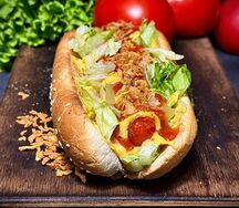 Ход-дог с сосиской канадской