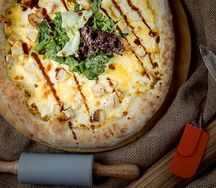 Пицца с курицей