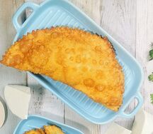 Чебурек с брынзой и зеленью
