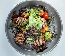 Теплый салат с древесными грибами