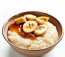 Каша рисовая с карамелизованным бананом