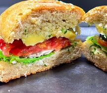 Пп Бургер с сыром и куриным филе