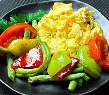Скрембл с овощами