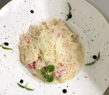 Паста с курицей в сливочном соусе