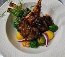 Корейка из баранины с мини овощами