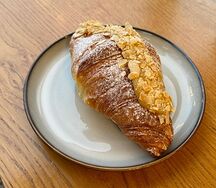 Круассан миндальный